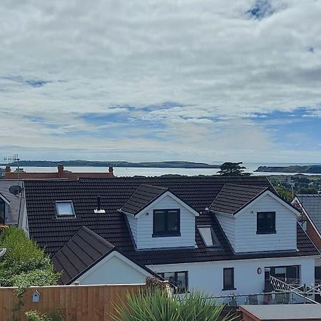 Sea Crest, Beautiful Home In Tenby With Sea Views Exterior photo