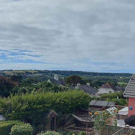 Sea Crest, Beautiful Home In Tenby With Sea Views Exterior photo